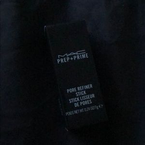 MAC Cosmetics pore refiner stick